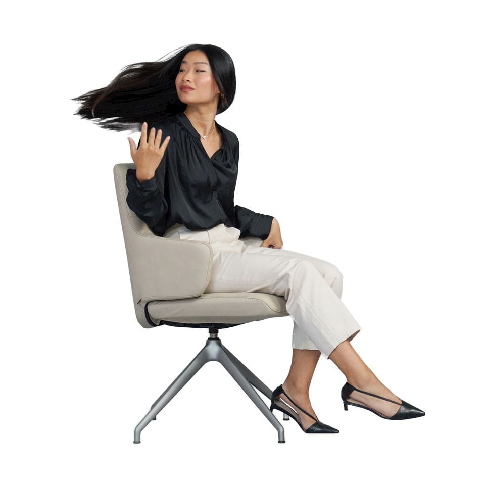 Woman in Stressless Bay dining chair