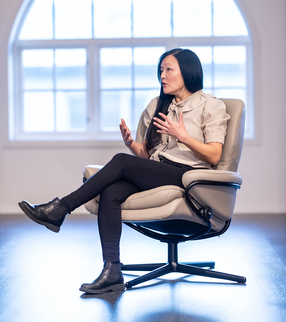 /en/-/media/stresslesssite/magasin/curves/4y2a0528_960x1080.jpg?cx=0&cy=0&cw=912&ch=912&hash=2E44FD937F8406A4F599BFD0AFAA16F2