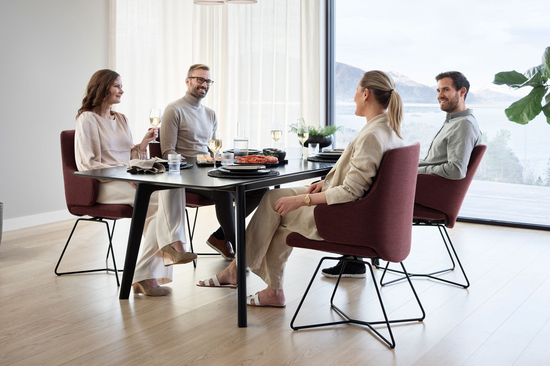 /global/-/media/stresslesssite/products/dining/basil/basillowarmd301mirageboreaux1920x1280.jpg?cx=0&cy=0&cw=1920&ch=1080&hash=0CA97EB44AF89FB8F3858FD6EDE582A3