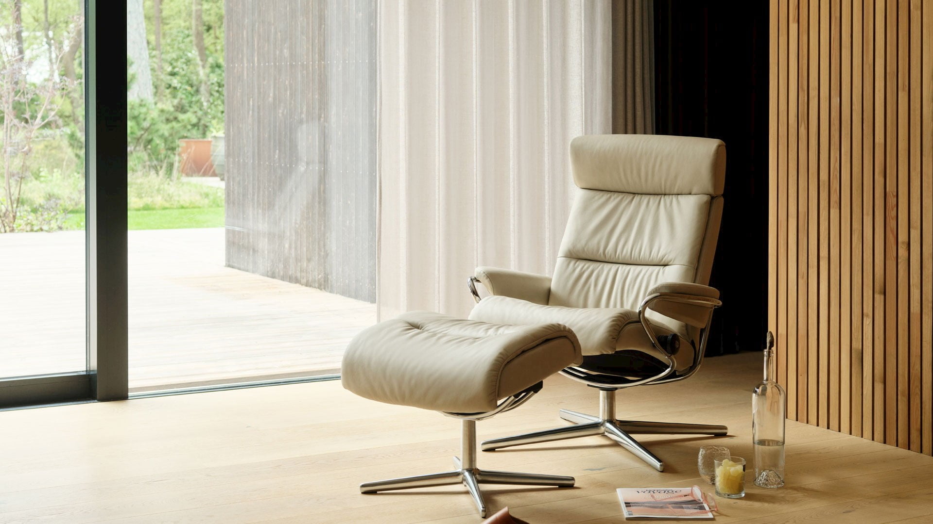 /pt-br/-/media/stresslesssite/products/recliners/refresh3105/tokyo_cross_palomafog_1920x1280.jpg?cx=0&cy=0&cw=1920&ch=1080&hash=FDF6C209D5CF64A6EF699DB0B8068E97