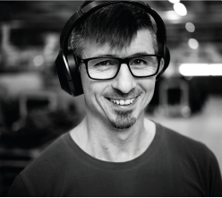 /zh-tw/-/media/stresslesssite/aboutus/aboutus-images/eivind-ekornes_leather-cutting_247x220.png?cx=0&cy=0&cw=460&ch=460&hash=F2F943410D4E6BB46851BDB7FC40159F