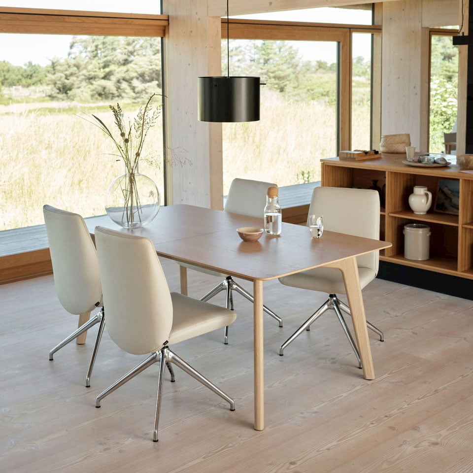 Stressless Laurel Dining chair and Bordeaux table