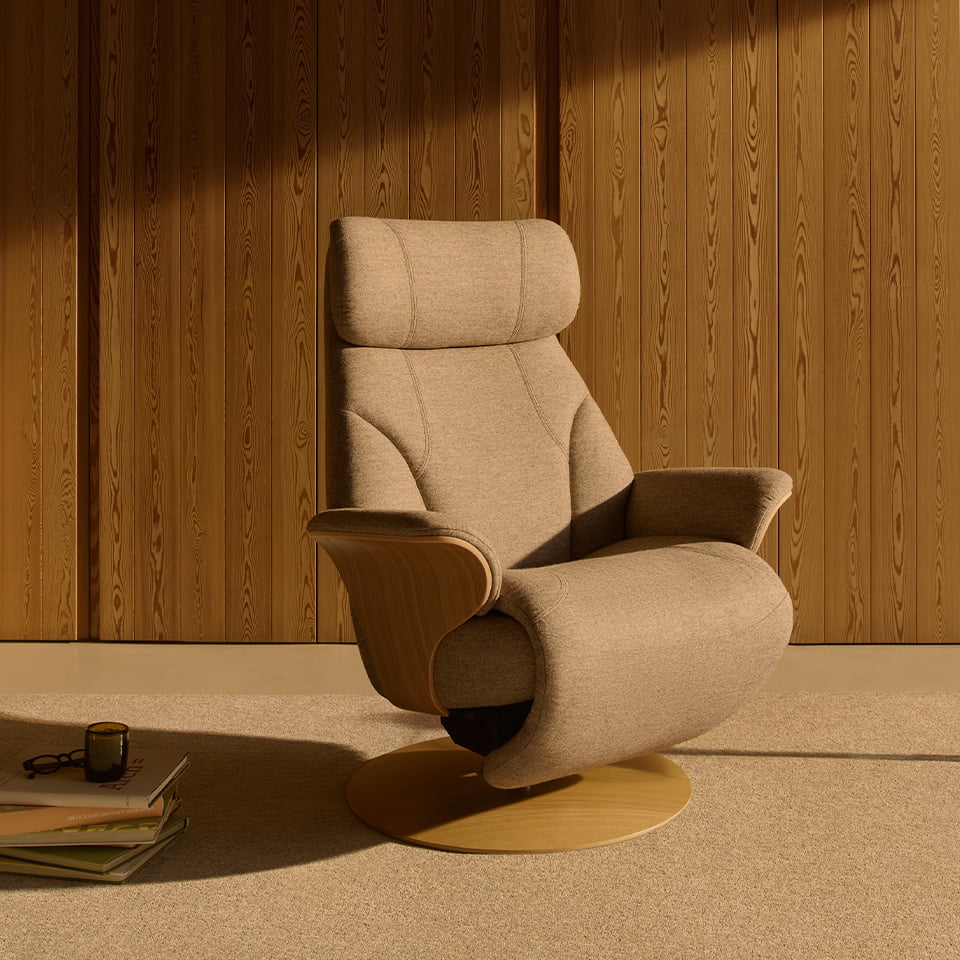 Stressless Adam upright in its compact resting posture