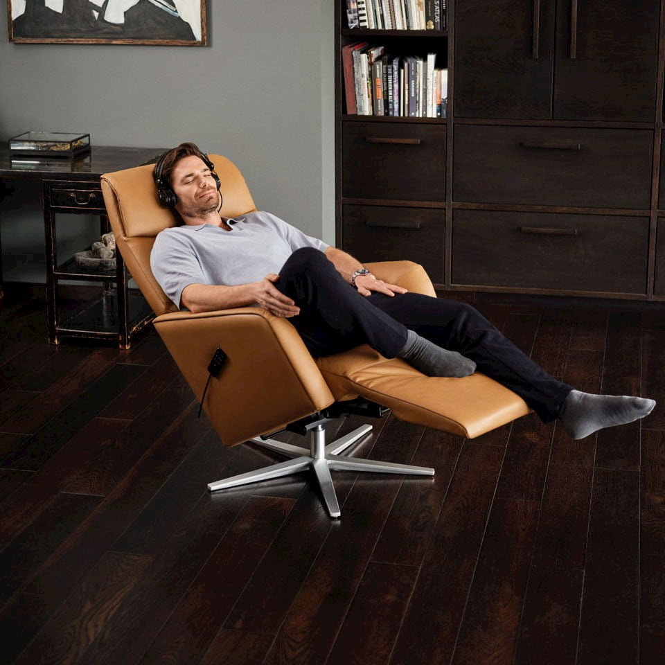 Man in Stressless Scott motorized recliner