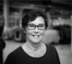 /de-at/-/media/stresslesssite/aboutus/aboutus-images/aslaug-josefsen_leather-cutting_247x220.png?cx=0&cy=0&cw=460&ch=460&hash=A011FFE59660D84A36C4A106C89B4736