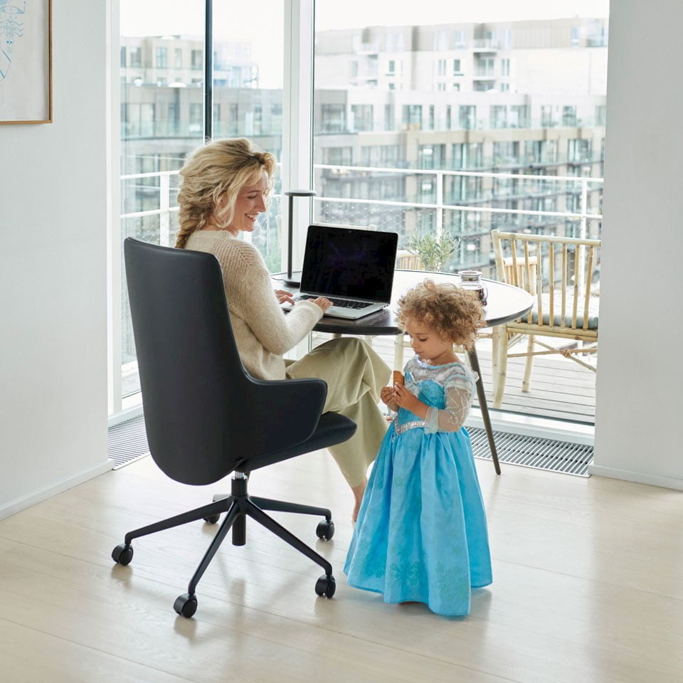 Woman and child. Stressless Vanilla Home office chair