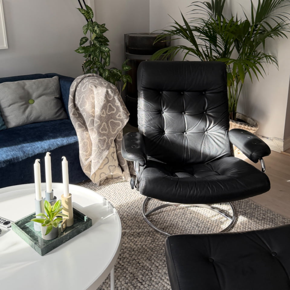 /de-at/-/media/stresslesssite/magasin/designed-to-last/ma_stresslessoriginalwfootstool_960x960.jpg?cx=0&cy=0&cw=912&ch=912&hash=1E383AE6C2CA2B6086FF4E023E79DF65