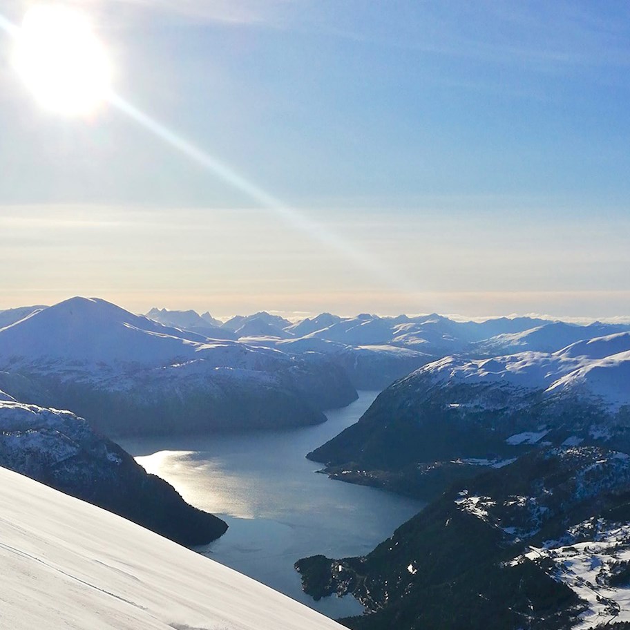 /de-ch/-/media/stresslesssite/magasin/skiing/skliing165902_960x1300.jpg?cx=0&cy=0&cw=912&ch=912&hash=60FC078A2043DE84895478104CA59257