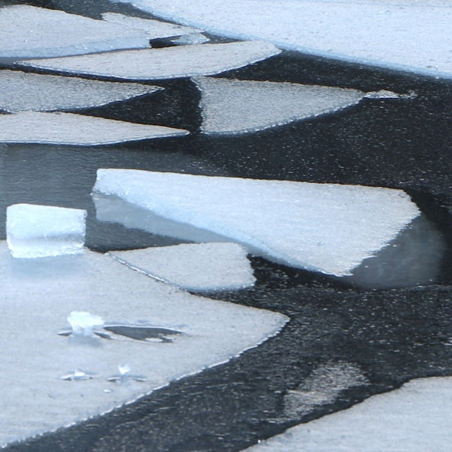 /de-de/-/media/stresslesssite/magasin/feelfreetofeelblue/icewater960x960.jpg?cx=0&cy=0&cw=912&ch=912&hash=E8A19F913F575DFF3C79249C2B9FC446