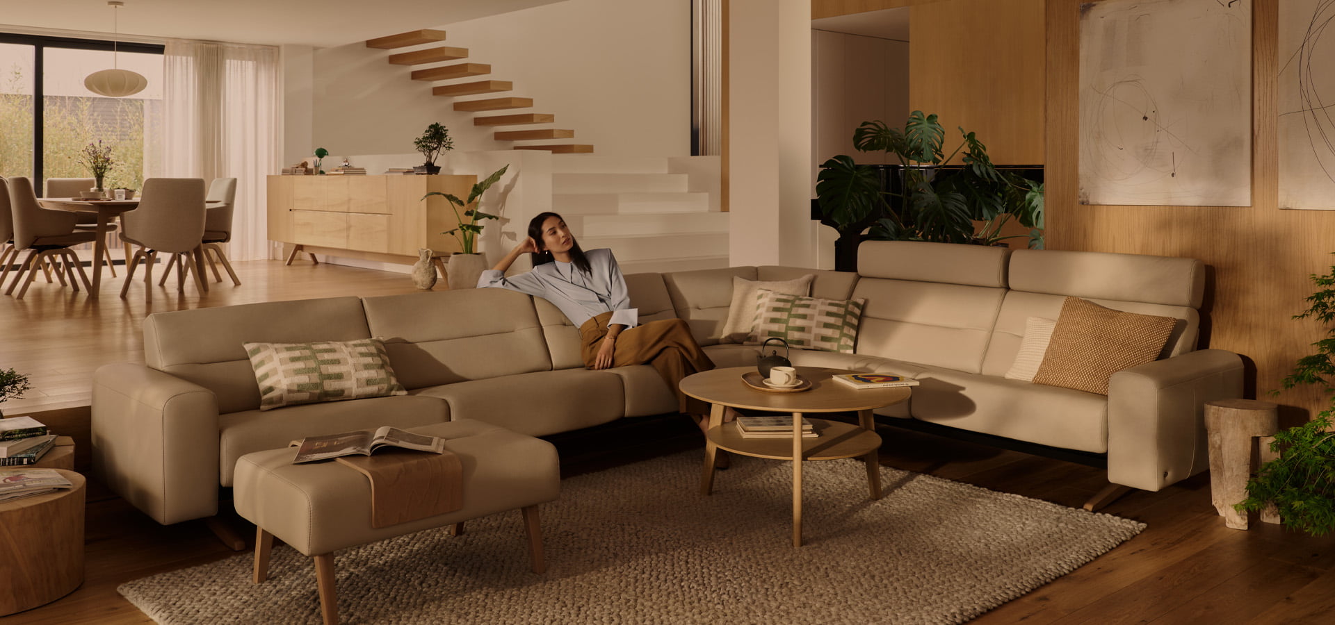 /en-au/-/media/stresslesssite/frontpage/common/goldenmoments/category_sofa_1920x900.jpg?cx=0.5&cy=0.52&cw=1920&ch=1080&hash=6527F9174B6A724090AD6B0A099CC8BF