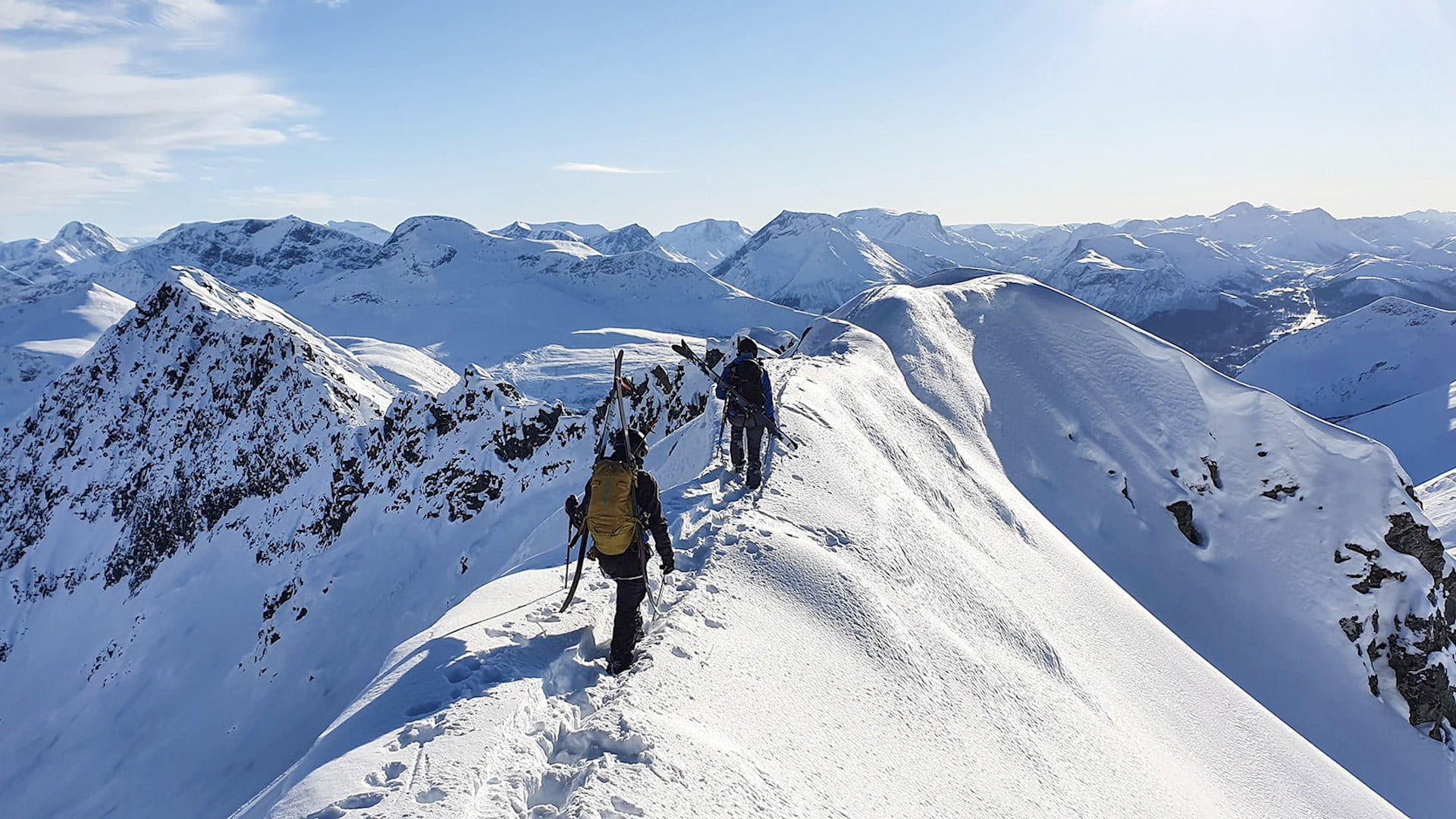 /en-ca/-/media/stresslesssite/magasin/skiing/skiing134253_1920x960.jpg?cx=0.63&cy=0.54&cw=1920&ch=1080&hash=717CC7B9D0CEAB5997C78C3926137B12