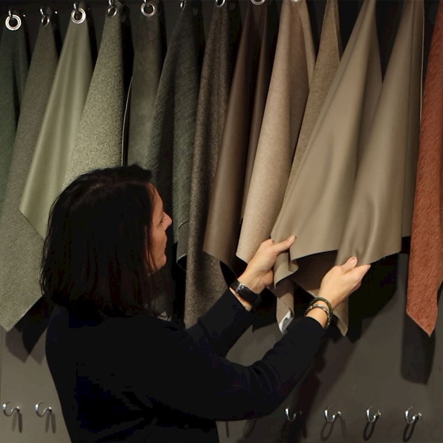 /en-ca/-/media/stresslesssite/magasin/warm-colors/janne-fabrics-warm-colors.jpg?cx=0&cy=0&cw=912&ch=912&hash=D9D2DBB7ACE3A1E7F2741CE5F53DB6B1