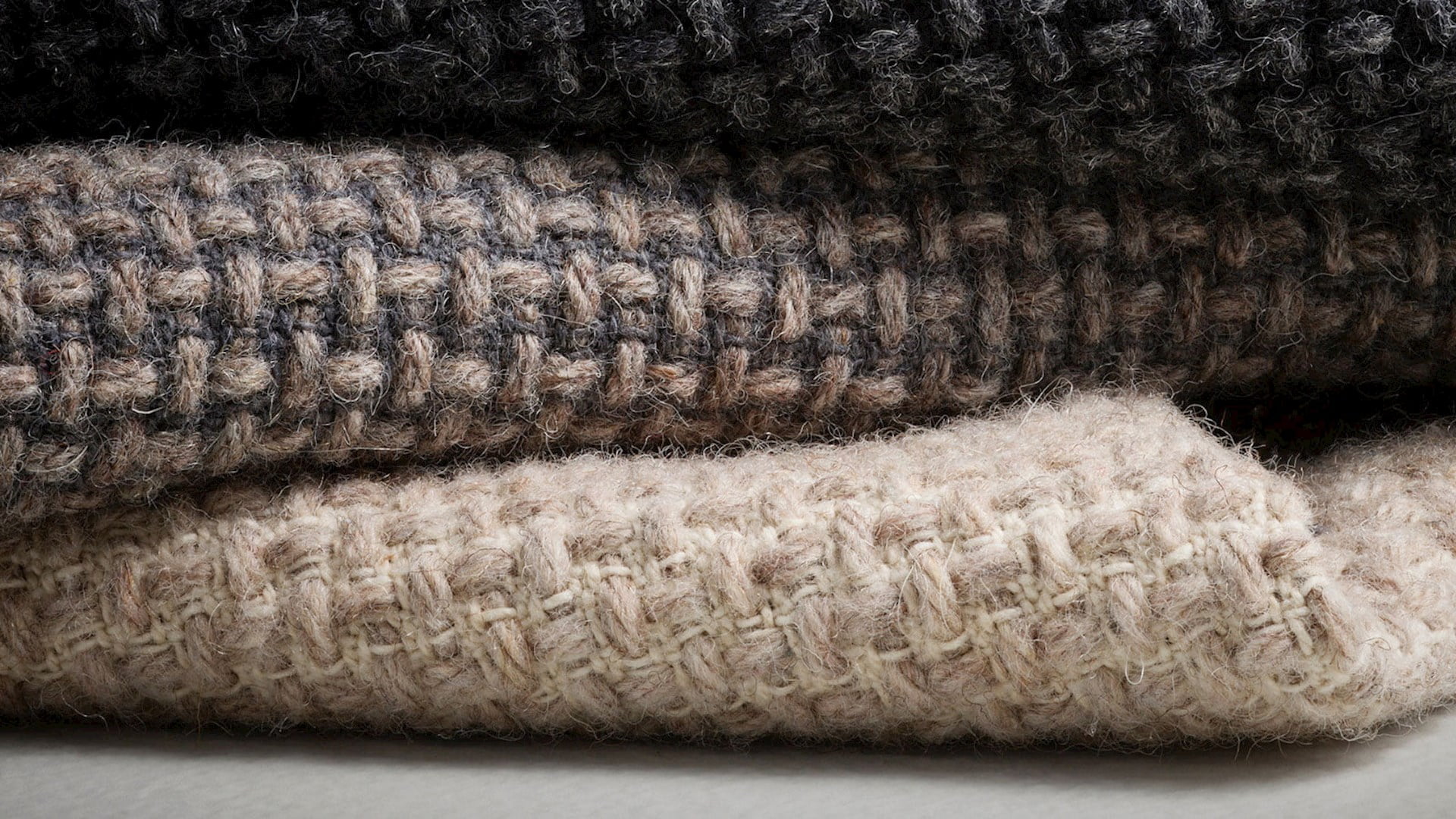 /en-gb/-/media/stresslesssite/inspiration/material/colourtrends/holly_1920x900.jpg?cx=0.12&cy=0.68&cw=1920&ch=1080&hash=A37C7AA9D7577EDBD6ED83A685509E67