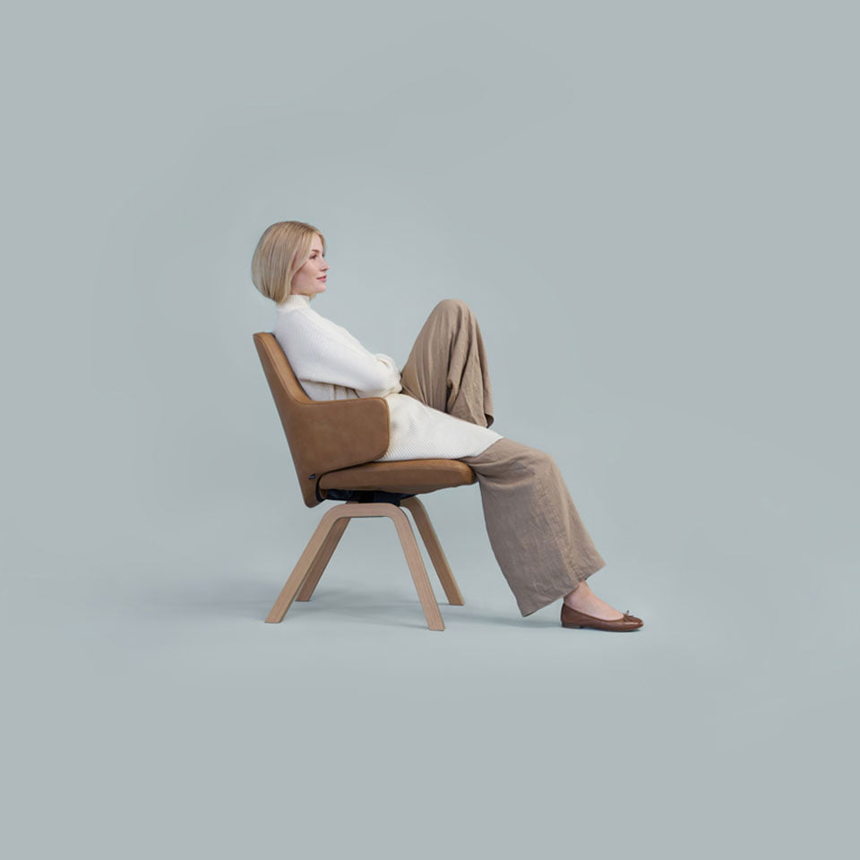 /en-gb/-/media/stresslesssite/products/dining/0525/vanilla_nora_lean_back_960x960.jpg?cx=0&cy=0&cw=460&ch=460&hash=C216A711E4A4621DACFE30CD738830A9