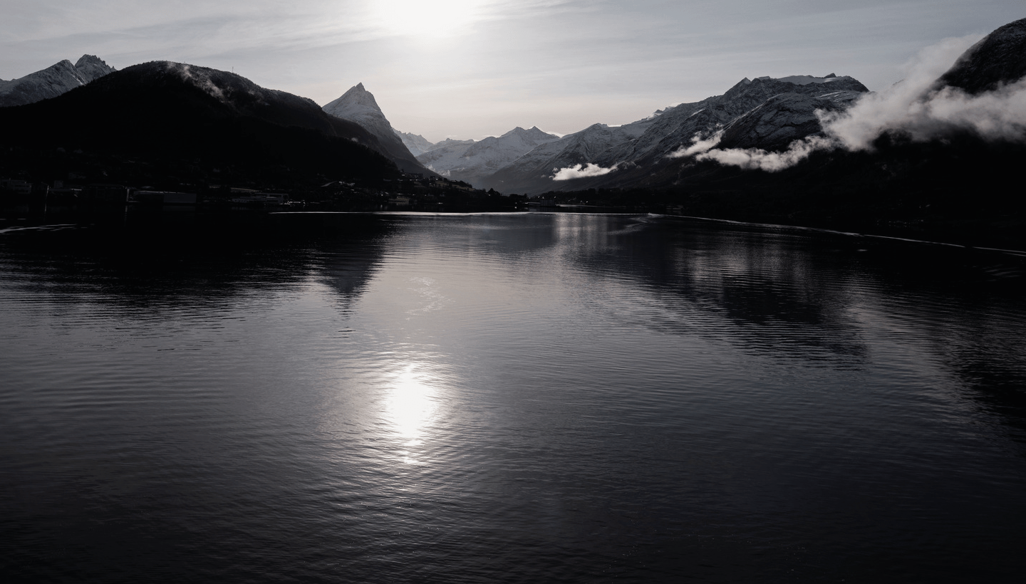 /en-ie/-/media/stresslesssite/aboutus/aboutus-images/fjord_1440x820.png