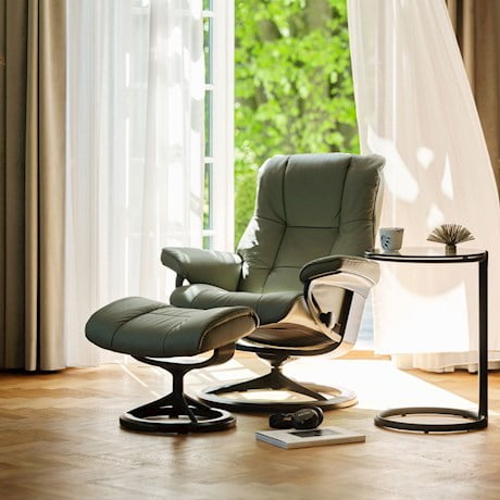 /en-ie/-/media/stresslesssite/products/recliners/mayfair/mayfair_sign_palshadowgreen_960x960.jpg?cx=0&cy=0&cw=460&ch=460&hash=6A888A8FB0BF27A88FE0B48308C44533