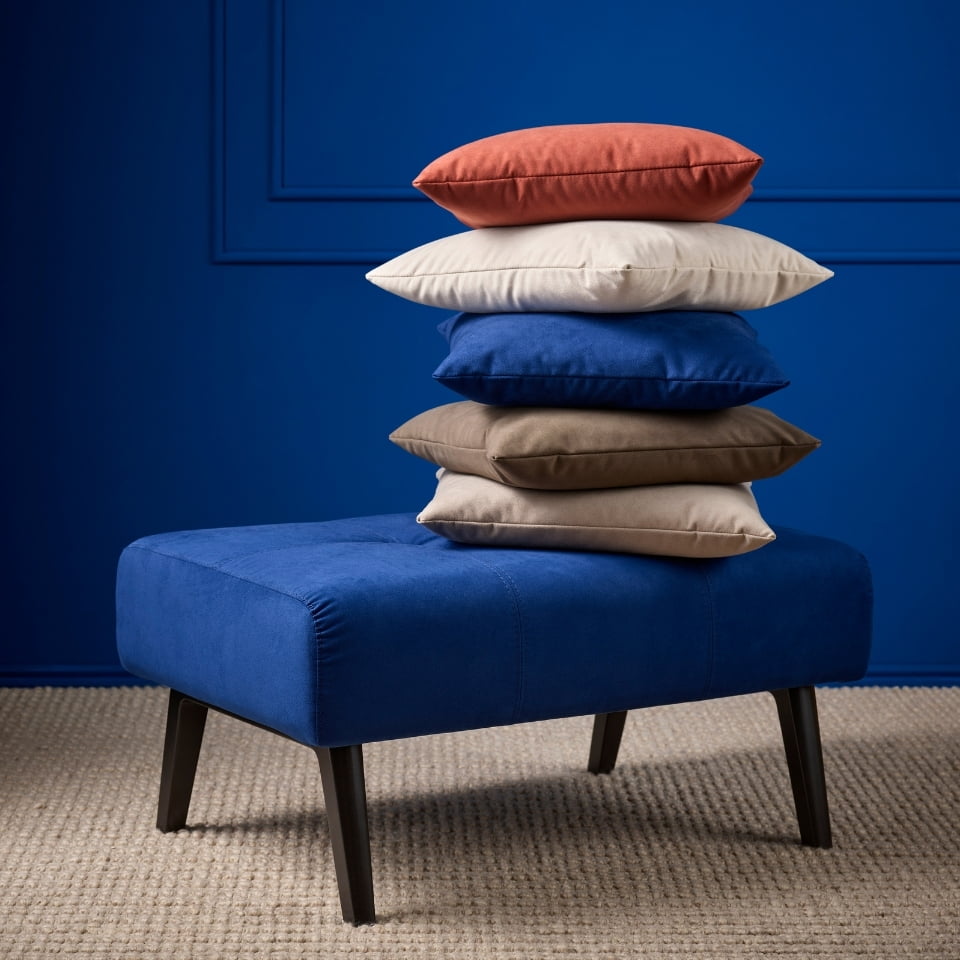 Stella ottoman with pillows