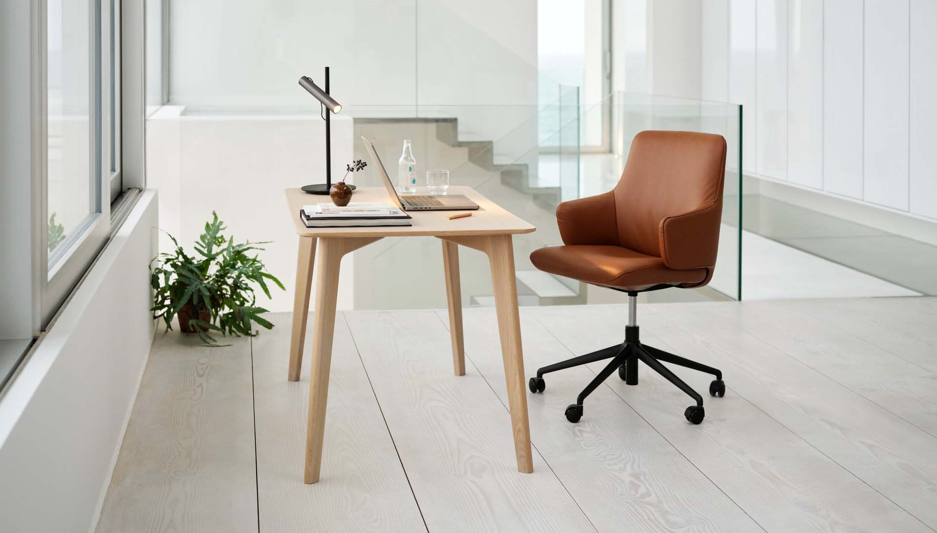 /en/-/media/stresslesssite/inspiration/homeoffice/us/usa/laureloffice1440x820.jpg