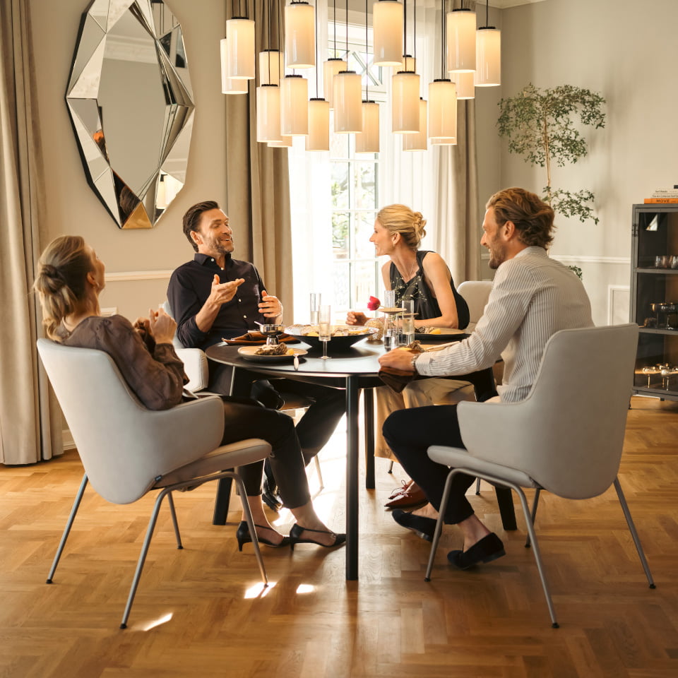 Dinner with friends- Stressless dining chairs and table