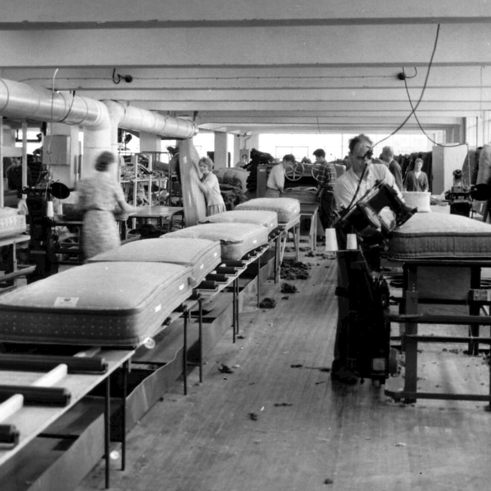 Stressless mattress production 1934