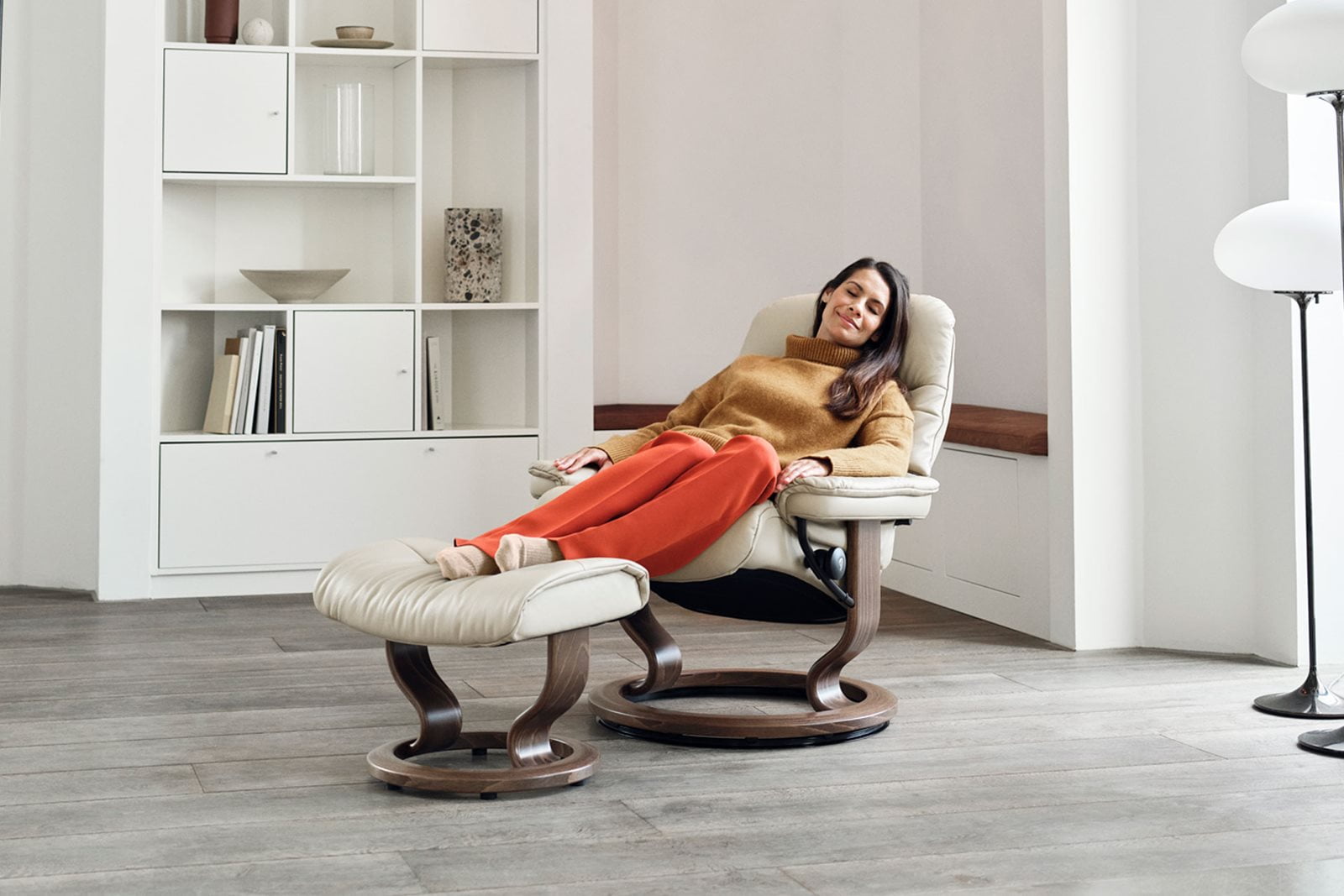 Woman relaxing in Stressless Sunrise