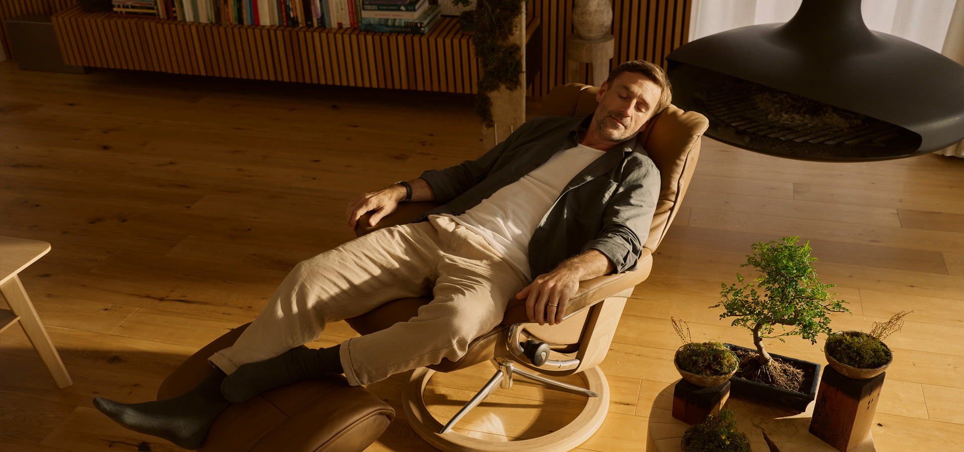 /es-mx/-/media/stresslesssite/frontpage/common/goldenmoments/category_recliner_1920x900.jpg?cx=0.58&cy=0.39&cw=1920&ch=1080&hash=55A845B5F601525941EB60057D607767