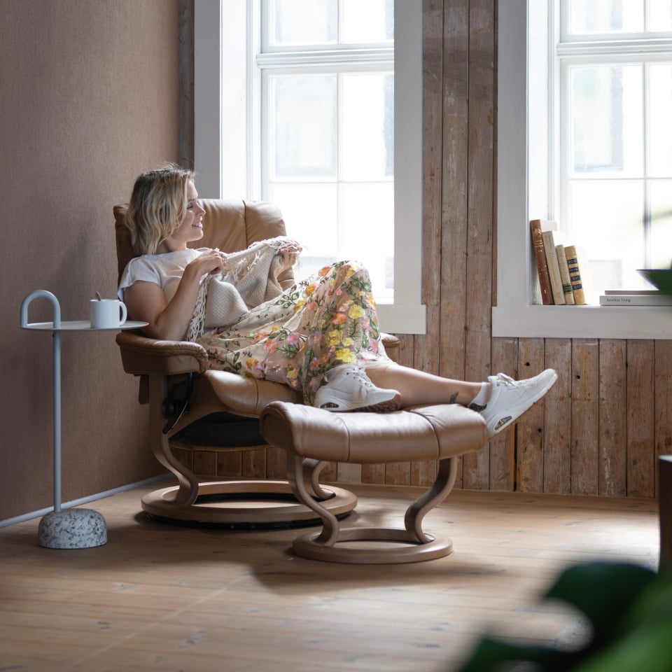/es-mx/-/media/stresslesssite/magasin/camillabakken/ekornes_bua_20mai2026_bs2a0157_960x960.jpg?cx=0&cy=0&cw=1200&ch=1200&hash=5FBF097026A74E50069BED9166E14B39