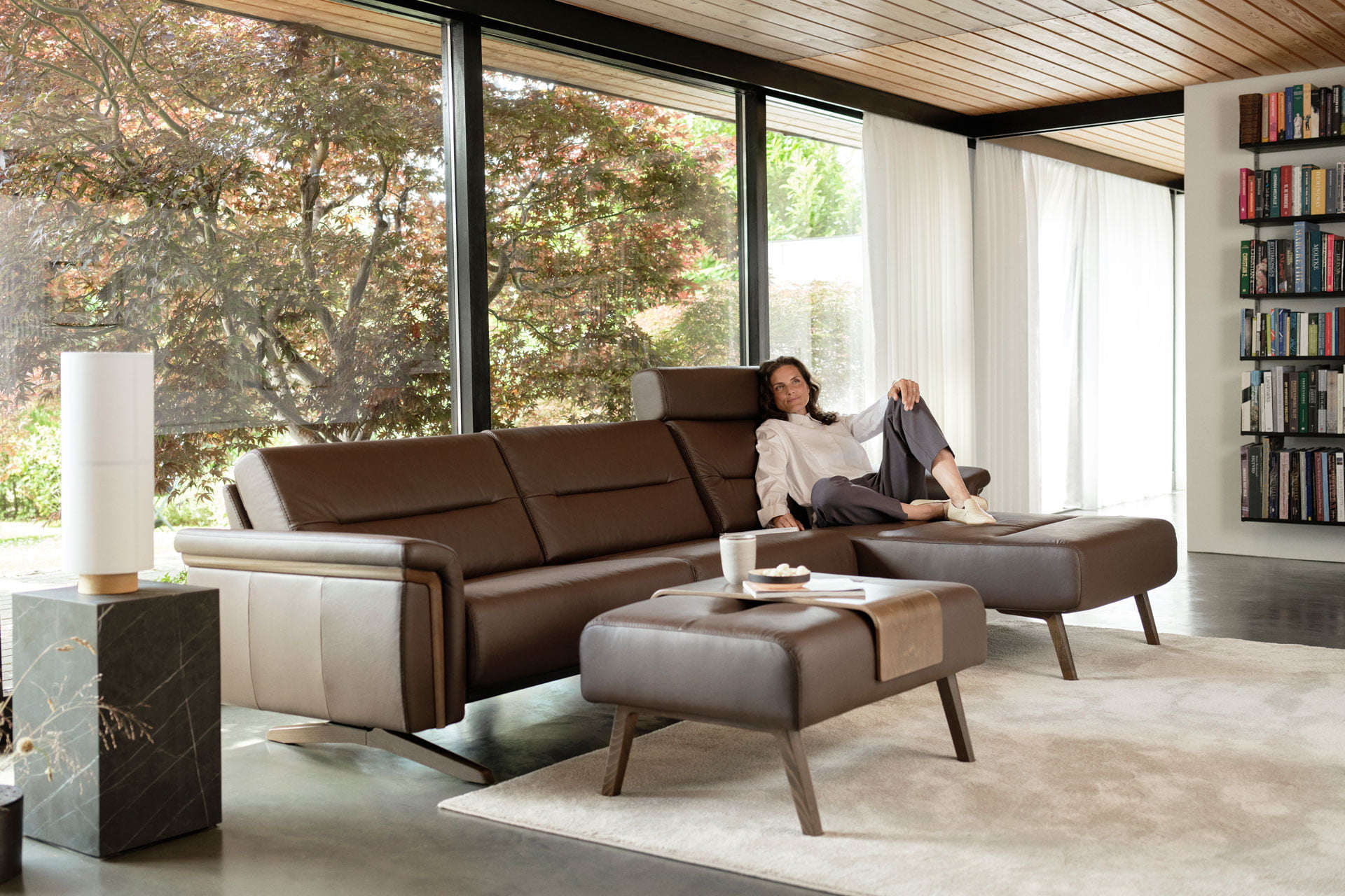 /fi-fi/-/media/stresslesssite/promotions/global/autumncamp23/stellawoodpalespressowoman1920x1280.jpg?cx=0.5&cy=0.69&cw=1920&ch=1080&hash=05904D976433FF923BB01F2A13715646