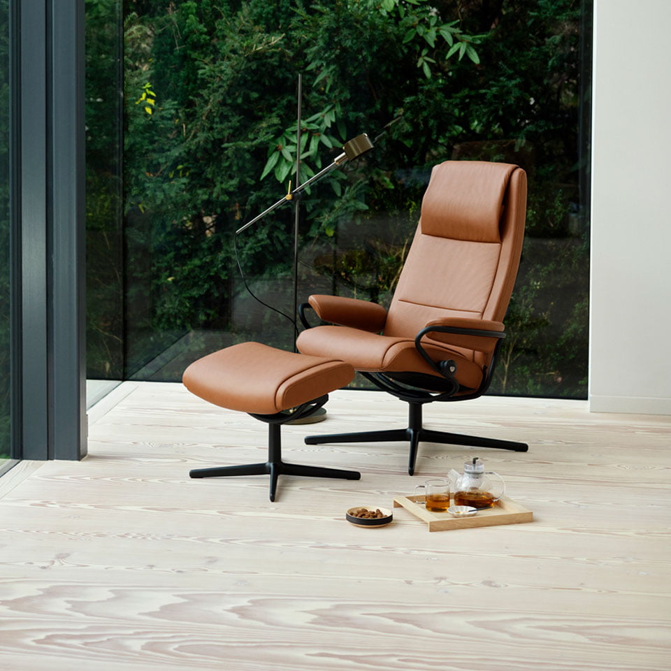 /fi-fi/-/media/stresslesssite/promotions/global/somecamp_spring24/paris_palomacopper_cross_black3_960x960.jpg?cx=0&cy=0&cw=460&ch=460&hash=F18587BE2C512E8A7A611FCC3577ACF0