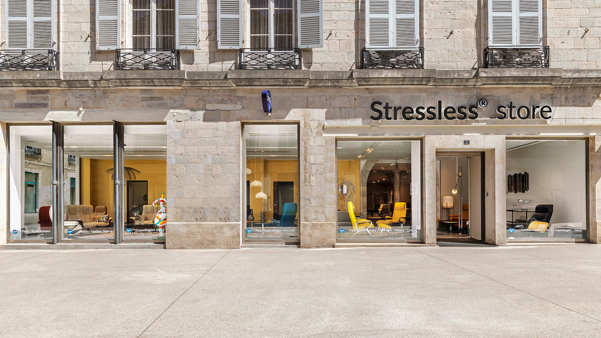 /fr-be/-/media/stresslesssite/brandstore/bayonne/brandstore_bayonnestorefront_1920x1080.jpg?cx=0.68&cy=0.09&cw=1920&ch=1080&hash=4ABA01DCD676DCB16B9ADD0720067FFF