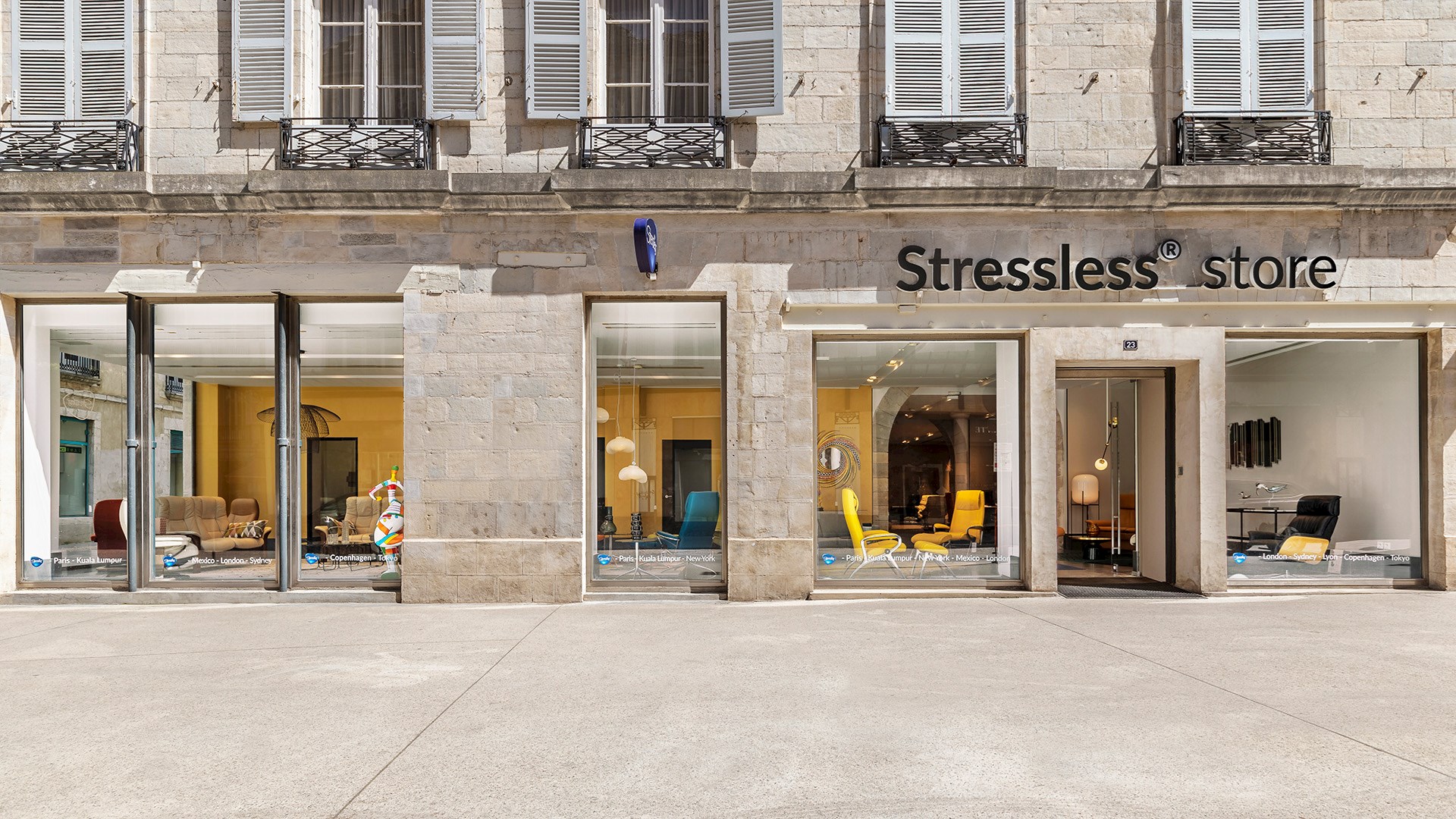 /fr-be/-/media/stresslesssite/brandstore/bayonne/brandstore_bayonnestorefront_1920x1080.jpg?cx=0.68&cy=0.09&cw=1920&ch=1080&hash=4ABA01DCD676DCB16B9ADD0720067FFF