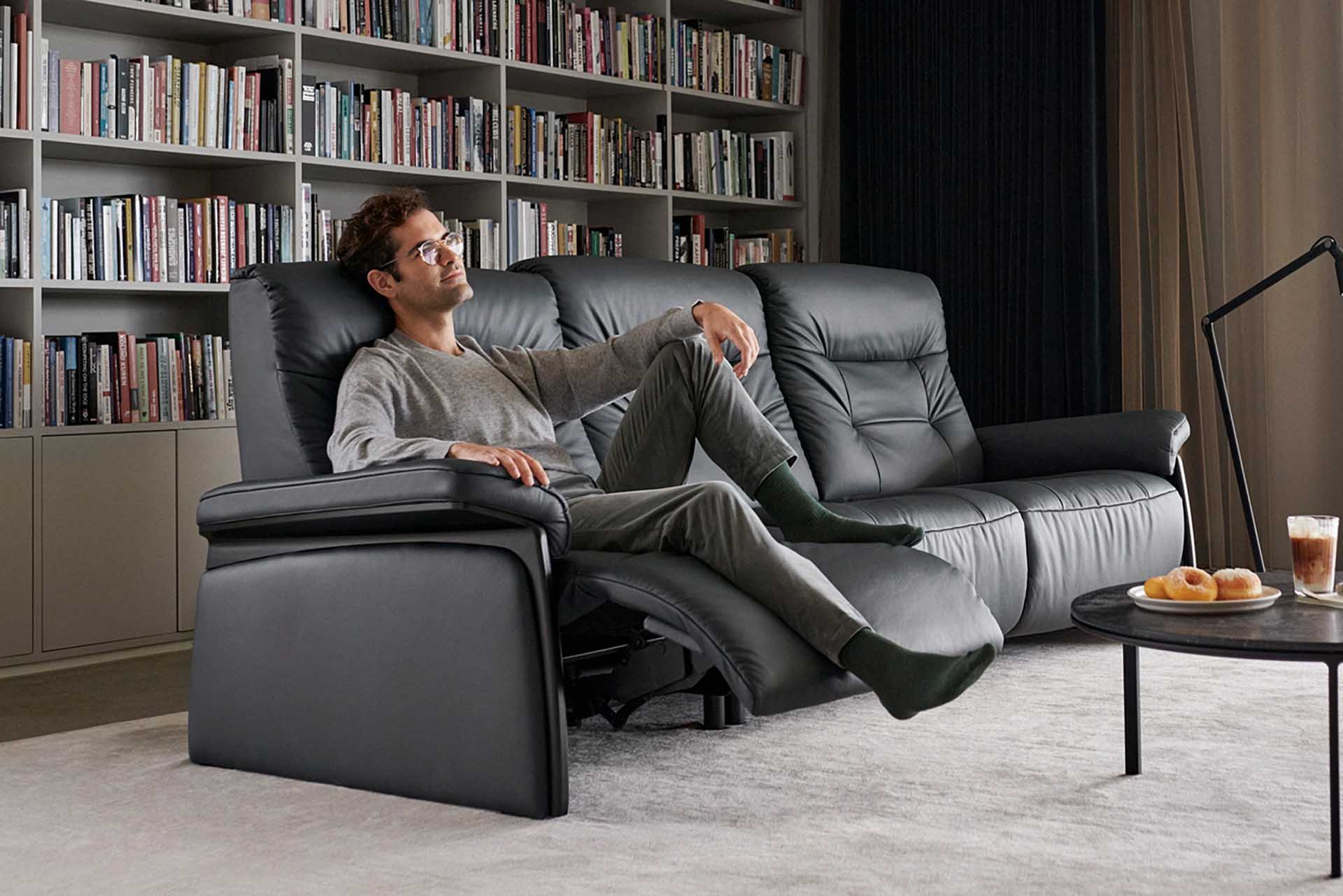 /fr-ca/-/media/stresslesssite/inspiration/styles/modern-noir/mary1920x1281.jpg?cx=0.51&cy=0.93&cw=1920&ch=1080&hash=1710AB1E8ACB0270582E25E572B2A224