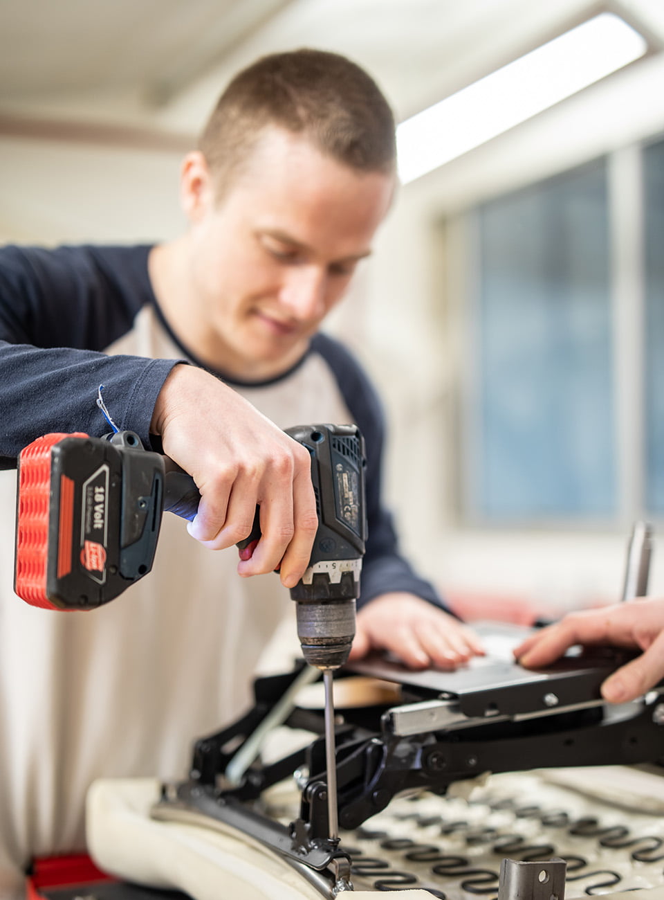 /global/-/media/stresslesssite/magasin/skiing/skiing9h6a6705_960x1300.jpg?cx=0.49&cy=0.57&cw=912&ch=912&hash=937292928FE2EB68CF4EE6F503A99F89