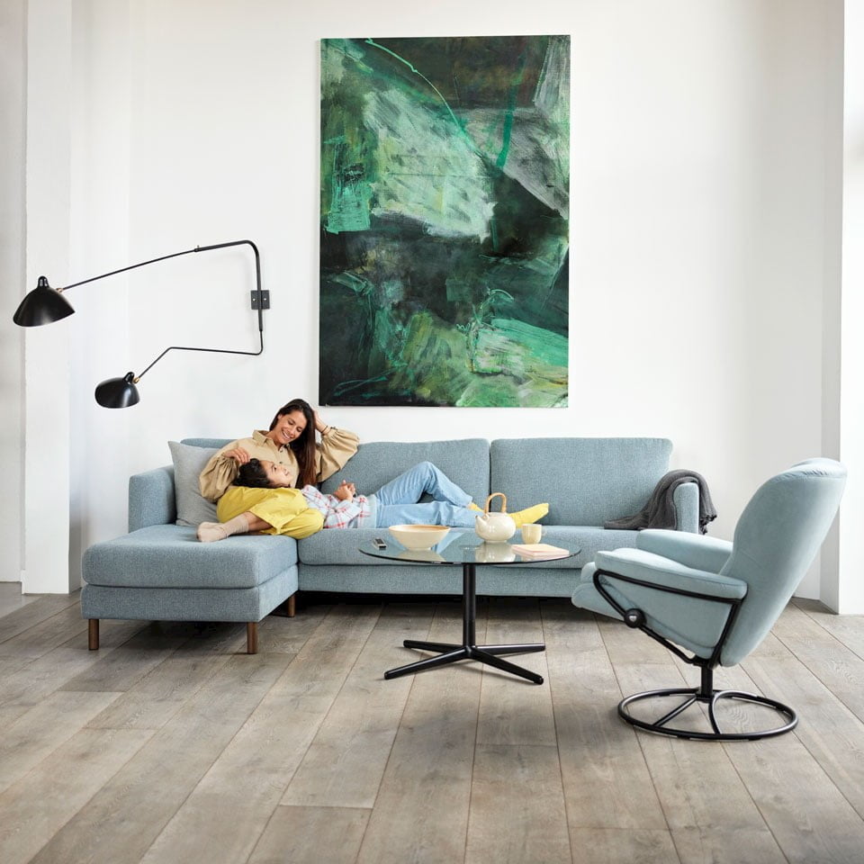 Girls relaxing in Stressless Copenhagen Sofa