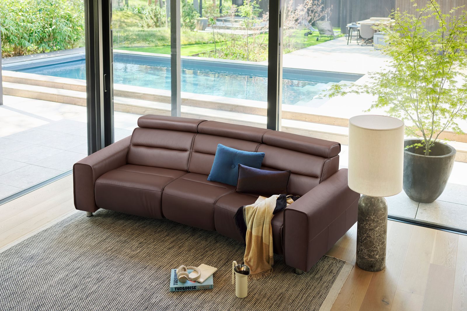 Stressless Emily sofa in leather Paloma Chetnut