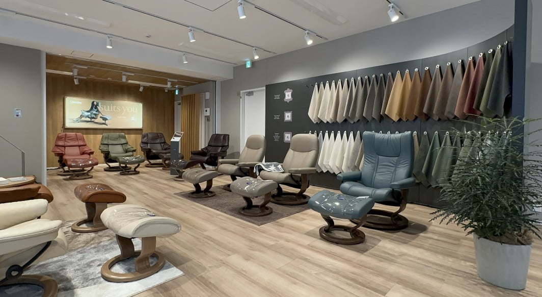 /ja-jp/-/media/stresslesssite/brandstore/jp_aoyama/_2026-03-19_103356.jpg?cx=0&cy=0&cw=1920&ch=1080&hash=F85F13521958E46A354A082DB39F96A4