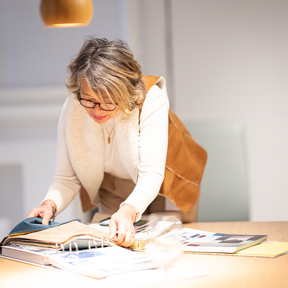 /ja-jp/-/media/stresslesssite/magasin/colourstrends/b_4y2a8213_960x960.jpg?cx=0&cy=0&cw=912&ch=912&hash=95F14D54836B593CBBD76CC15FE2D681