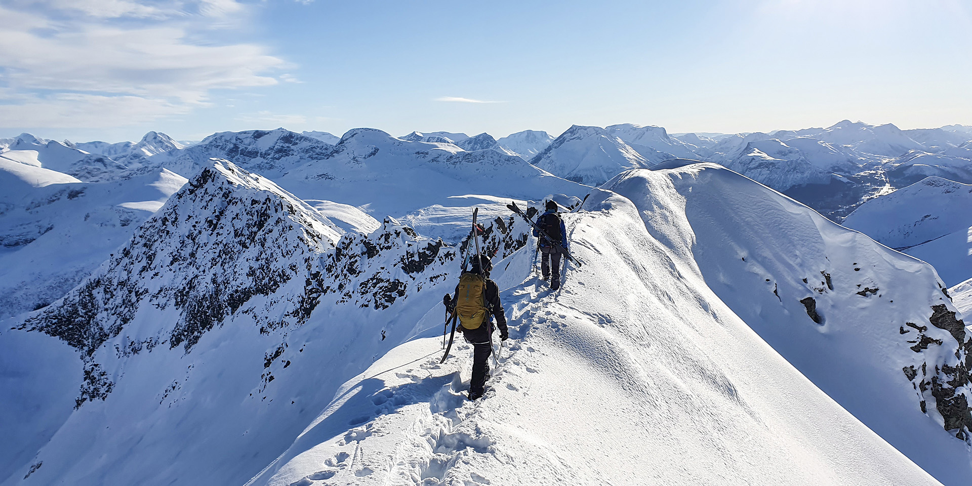 /ja-jp/-/media/stresslesssite/magasin/skiing/skiing134253_1920x960.jpg?cx=0.63&cy=0.54&cw=1920&ch=1080&hash=C659D70DFC6D2DCB15ABF3DD54BDA16C