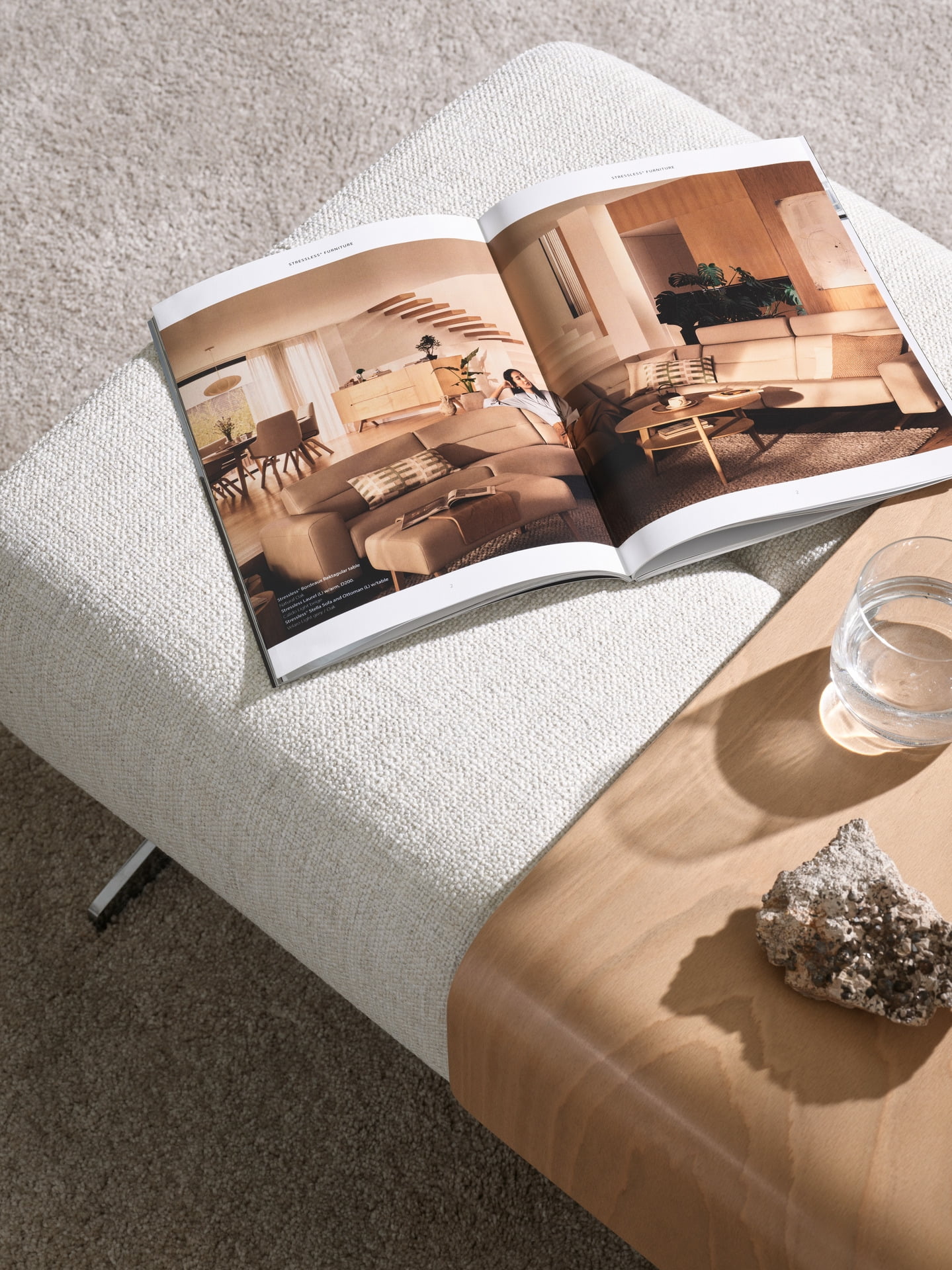 /ja-jp/-/media/stresslesssite/promotions/jp/stressless_catalog__the_comfort_collection_04.jpg?cx=0.5&cy=0.3&cw=1920&ch=1080&hash=36FE34B93C98B4BBE29F6D9830C2E12F