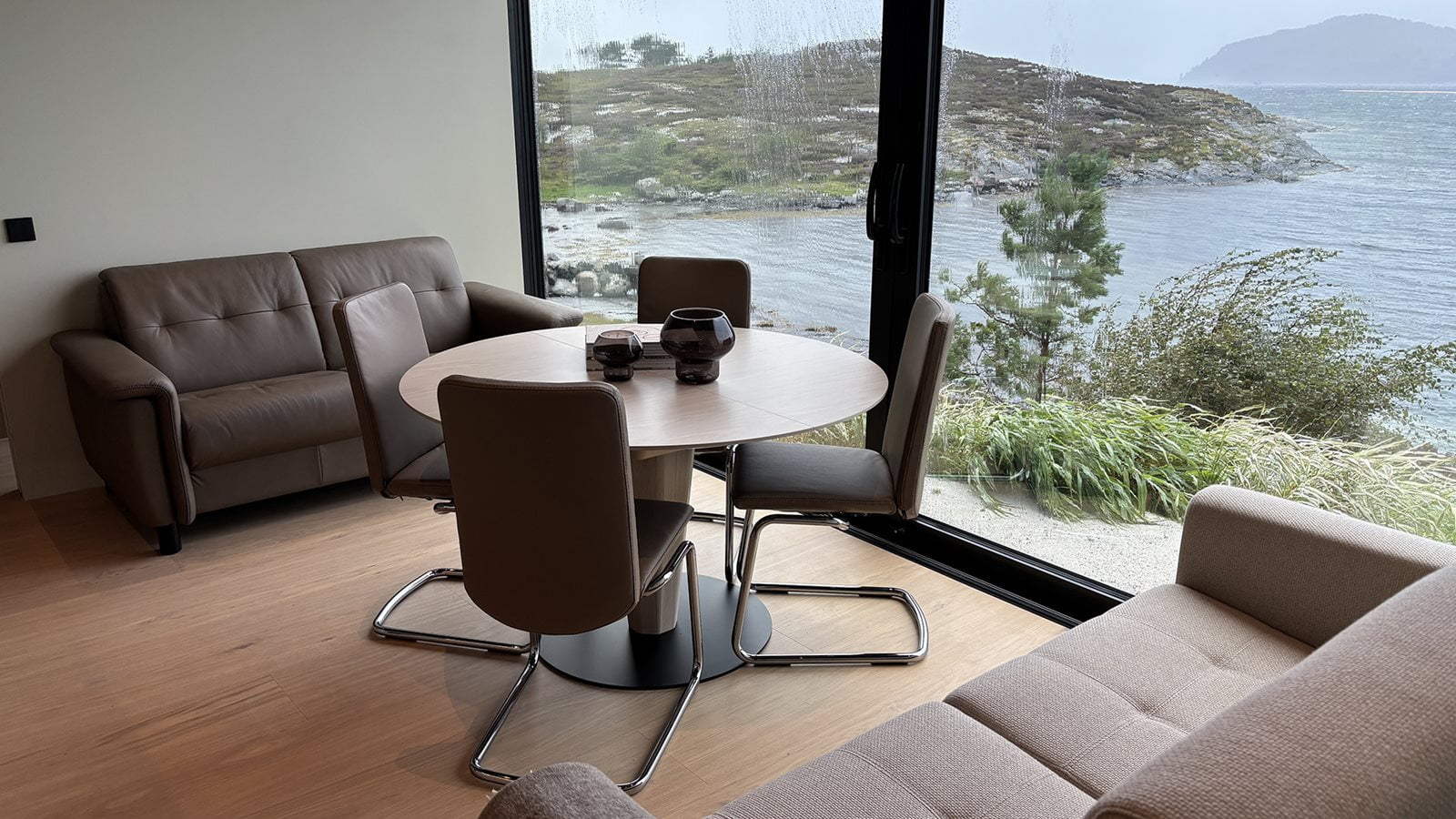 Stressless møbler i Omgi hyttene i programmet Boksen