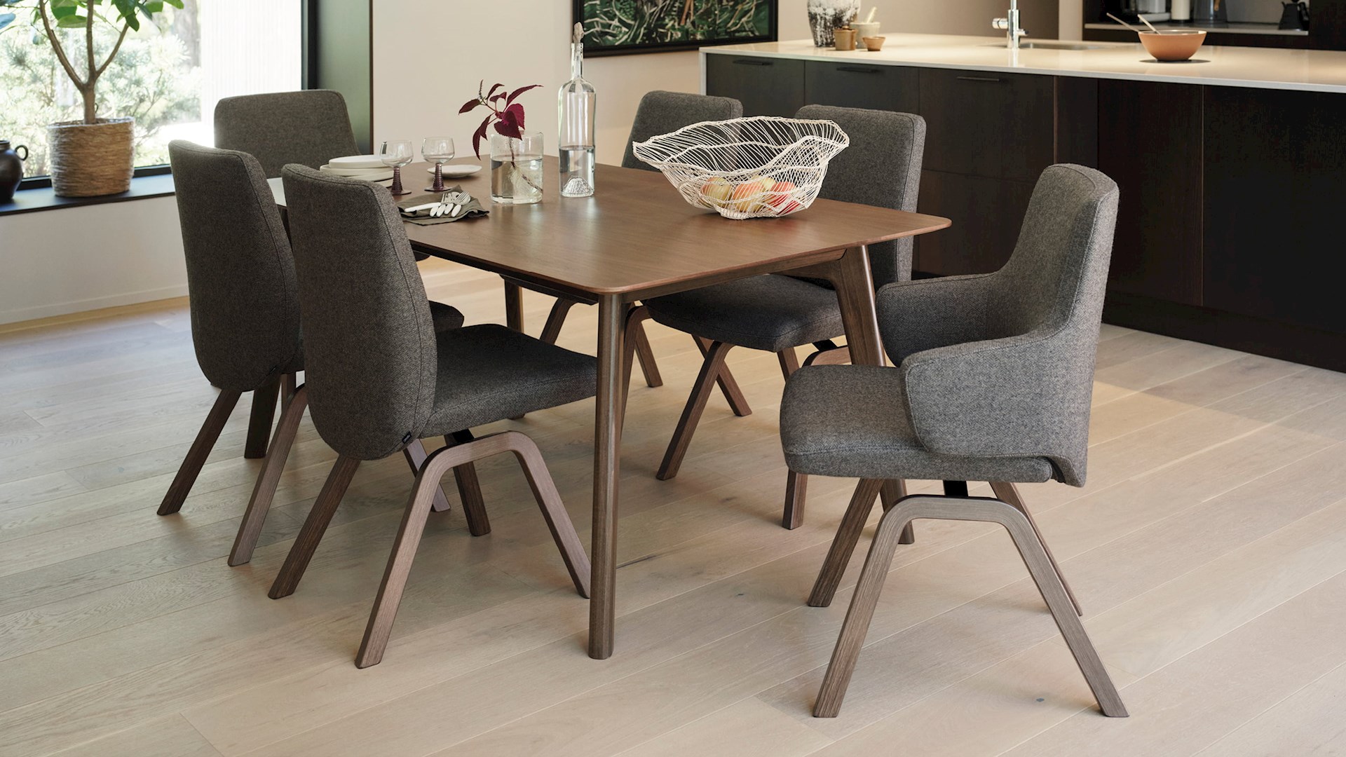 /nl-be/-/media/stresslesssite/promotions/fr/2024/dining/2024-promodining-s2-1920x1280.jpg?cx=0.45&cy=0.6&cw=1920&ch=1080&hash=EDA8A0937127D4997C8B80B182754276