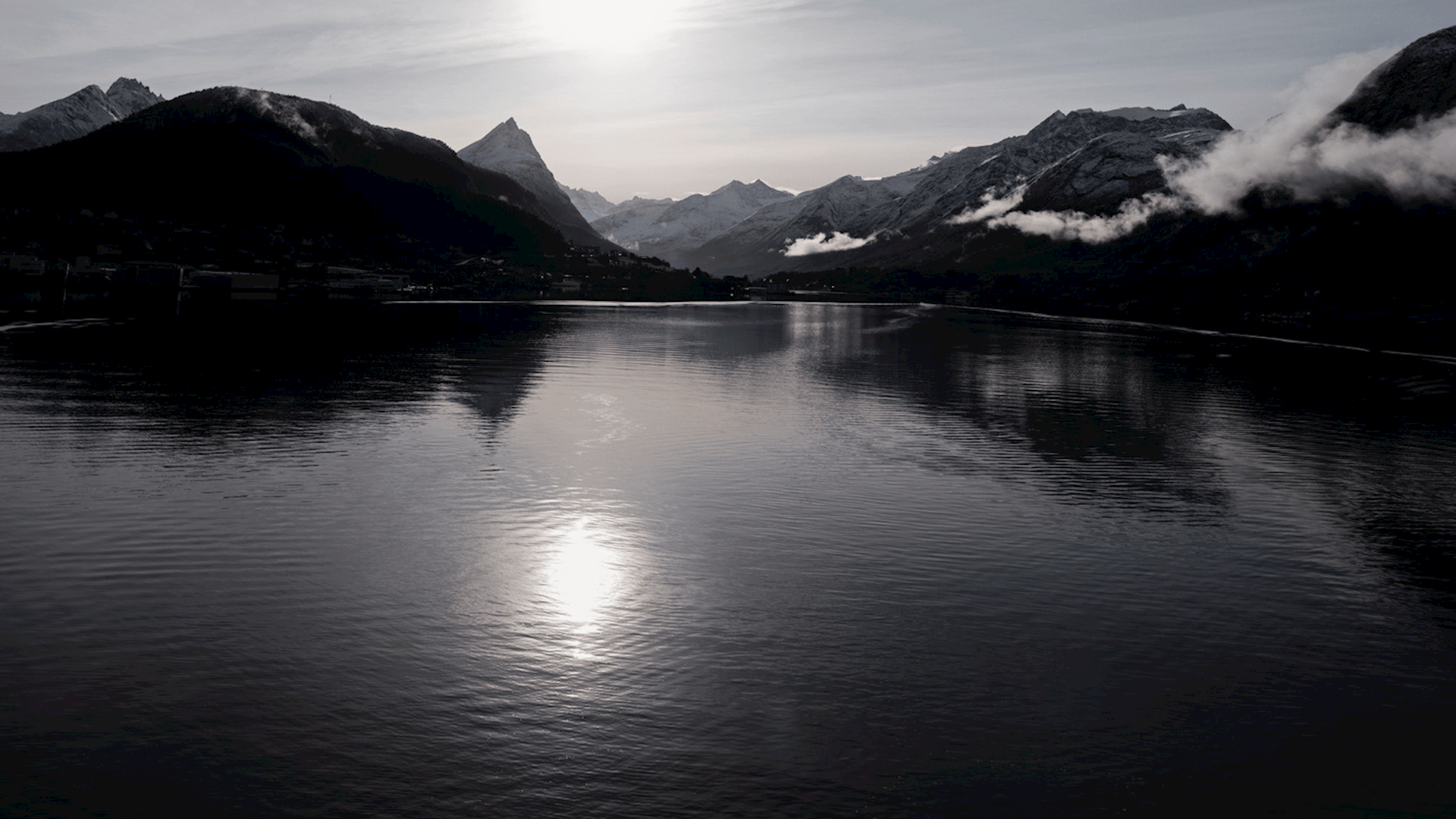 /nl-nl/-/media/stresslesssite/aboutus/aboutus-images/fjord_1440x820.png?cx=0&cy=0&cw=1920&ch=1080&hash=9FF3FD567E93A6789B88B59A0C6585B4