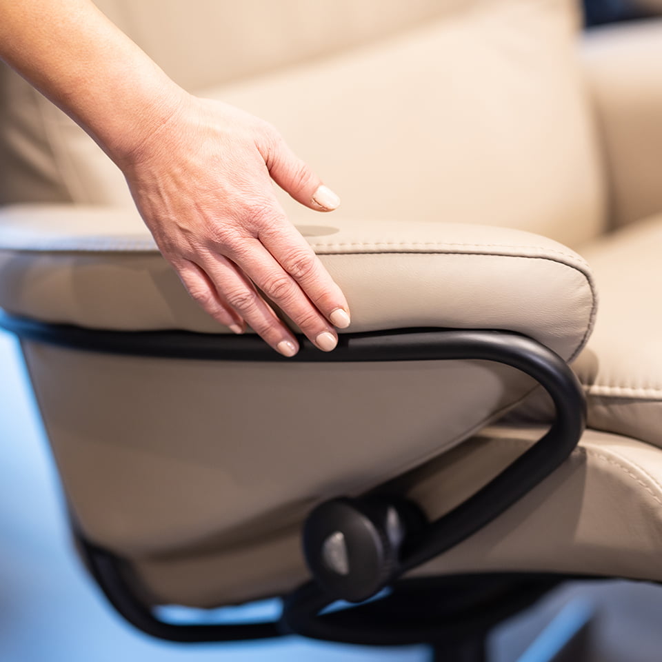 /pt-br/-/media/stresslesssite/magasin/curves/4y2a0462_960x960.jpg?cx=0&cy=0&cw=460&ch=460&hash=643EB408A247213F3F109585DA5AD997