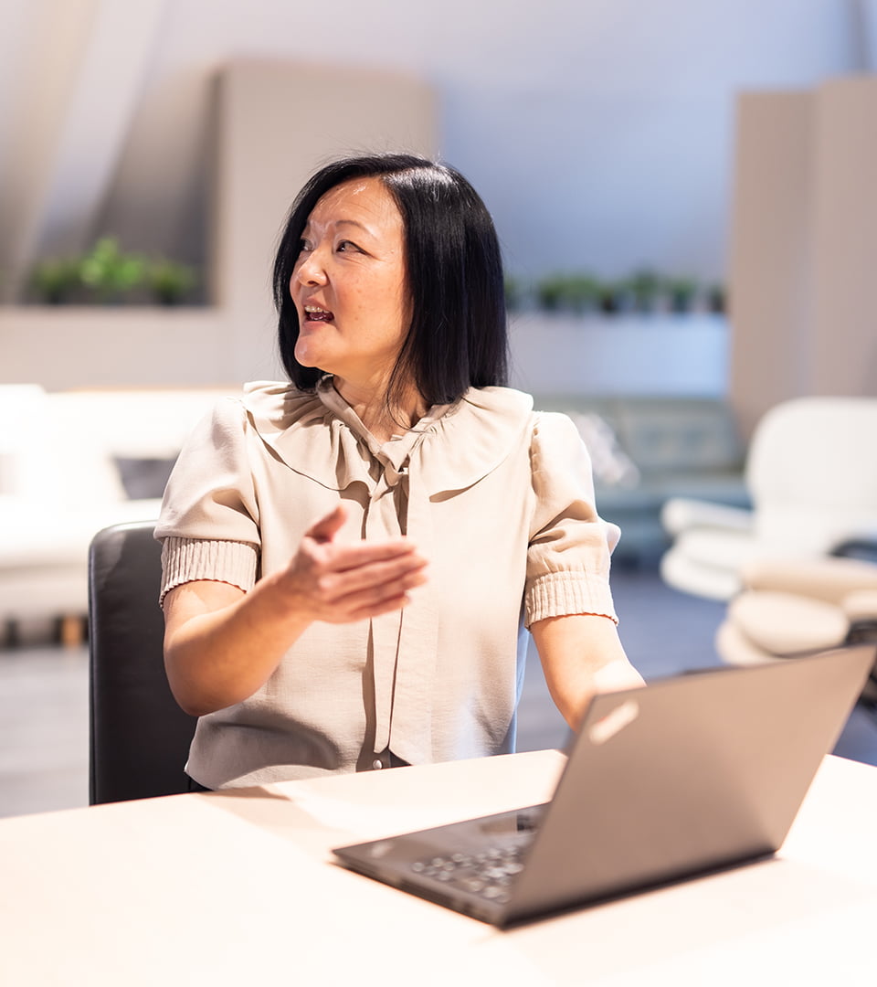 /sv-se/-/media/stresslesssite/magasin/curves/4y2a0648_960x1080.jpg?cx=0&cy=0&cw=912&ch=912&hash=C8124FCB243264E900AABE8EF38D08D0