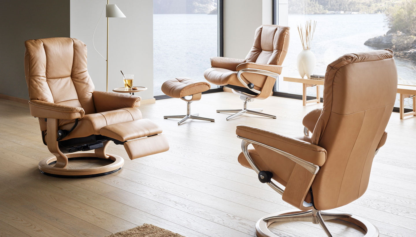 Stressless® Mayfair-fåtölj visas med tre olika underreden; Classic, Signature och Cross