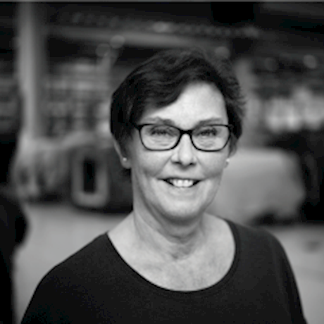 /zh-tw/-/media/stresslesssite/aboutus/aboutus-images/aslaug-josefsen_leather-cutting_247x220.png?cx=0&cy=0&cw=460&ch=460&hash=C999B09CDF07BE0A0CED33B3E1042735