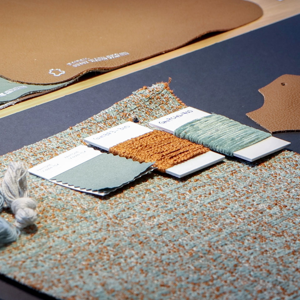 Colour samples caramel, green, blue